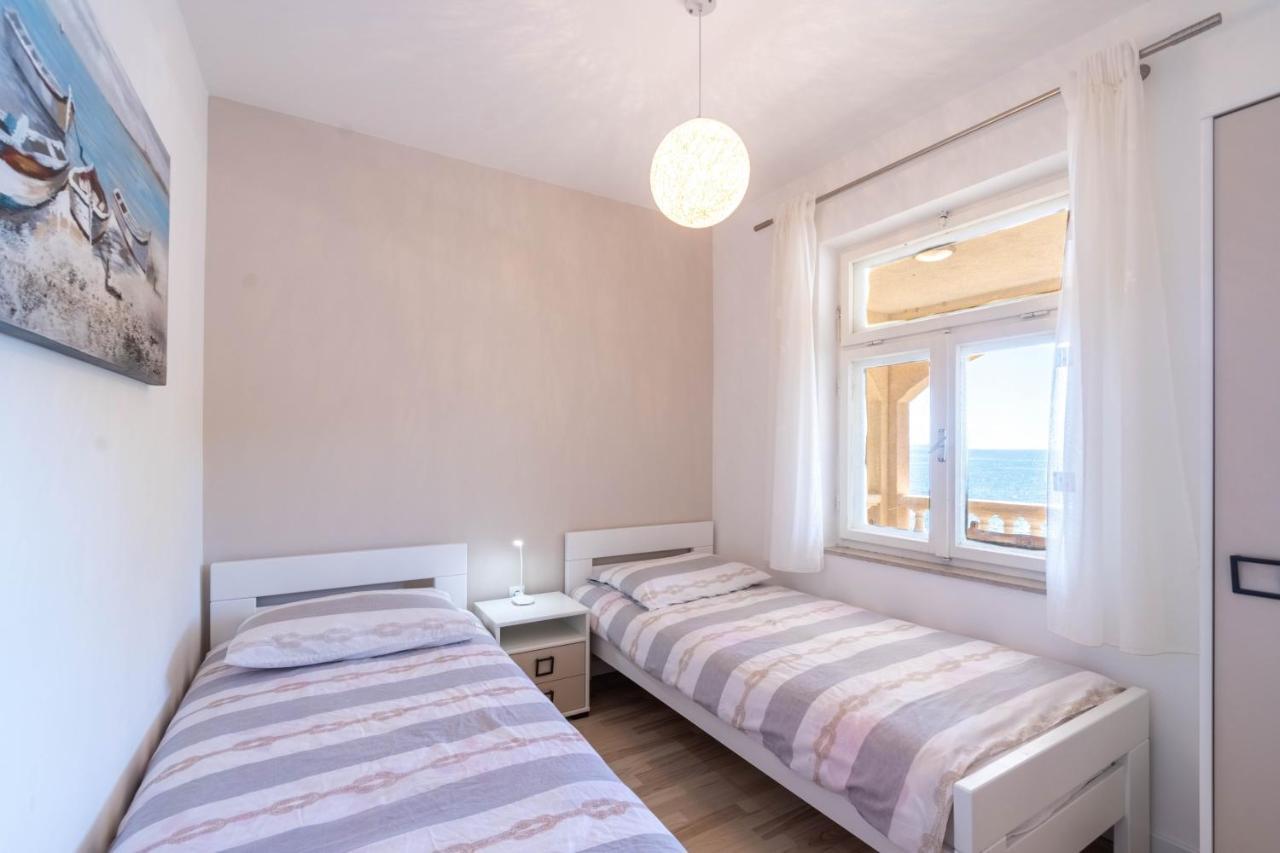 Apartments By The Sea Cove Zaglav, Korcula - 12208 Prizba Exterior photo